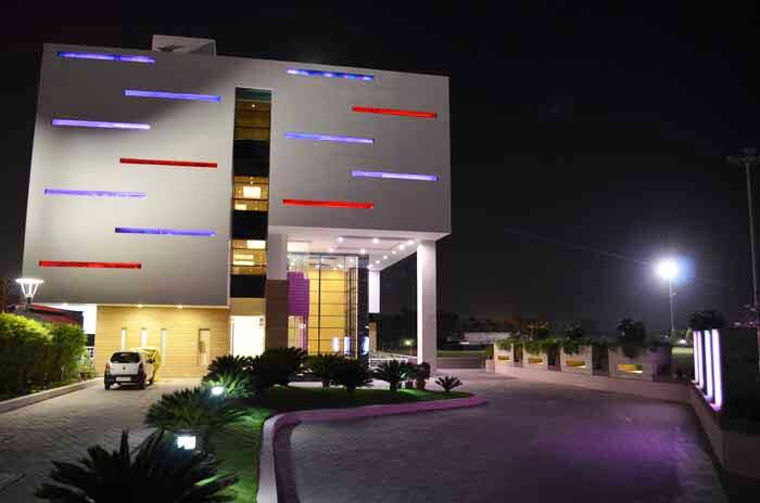 Hotel Waterlily, Indore 3